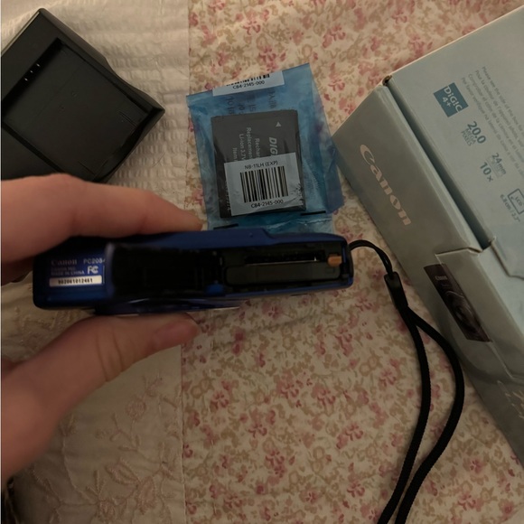 Canon PowerShot ELPH 150 IS Digital camera - Picture 6 of 6